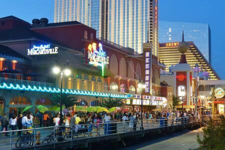 2Br 3Ba Ocean Front Condo On The Boardwalk Cozysuites Atlantic City Exterior photo